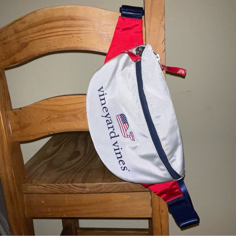 NWOT Vineyard Vines Target Ltd Ed USA Themed Red White & Blue Fanny Pack